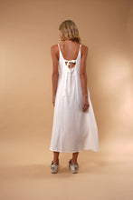 Cargar imagen en el visor de la galería, Vestido Salomé Blanco
