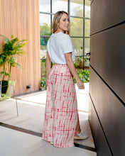 Cargar imagen en el visor de la galería, Pantalón Paulina Digi Pink
