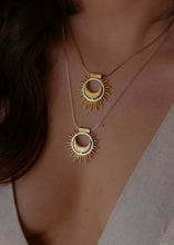 Cargar imagen en el visor de la galería, Collar Lunas
