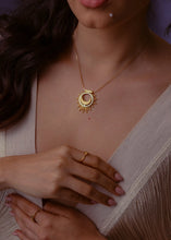 Cargar imagen en el visor de la galería, Collar Lunas
