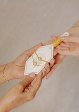 Cargar imagen en el visor de la galería, Pacto Círculo de Lealtad Femenino Set x2
