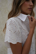Cargar imagen en el visor de la galería, Camisa Bria Blanco
