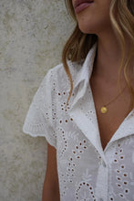 Cargar imagen en el visor de la galería, Camisa Bria Blanco
