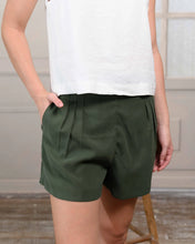 Cargar imagen en el visor de la galería, Short Greta Plane Verde
