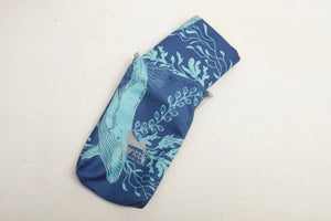 Toalla playera de microfibra Ballena Azul