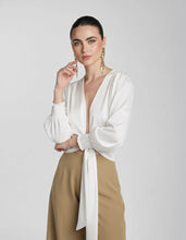 Cargar imagen en el visor de la galería, CAMISA ANA 2 BLANCA
