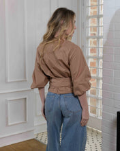 Cargar imagen en el visor de la galería, Blusa Sunset Bali Cocoa
