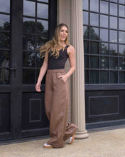 Cargar imagen en el visor de la galería, Pantalon Cande Plane Cocoa
