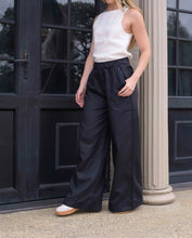 Cargar imagen en el visor de la galería, Pantalon Cande Plane Azul
