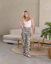 Cargar imagen en el visor de la galería, Pantalon Stay Print Cream
