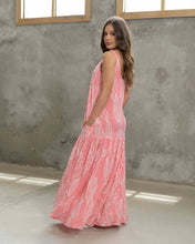 Cargar imagen en el visor de la galería, Vestido Marcia Hojas Pink
