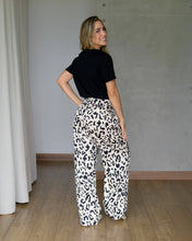 Cargar imagen en el visor de la galería, Pantalón Stay Marfil (Copia)
