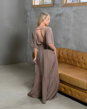 Cargar imagen en el visor de la galería, Vestido Elodia Brown
