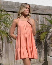 Cargar imagen en el visor de la galería, Vestido Alexa Plane Salmon
