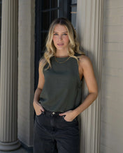 Cargar imagen en el visor de la galería, Blusa Cata Verde
