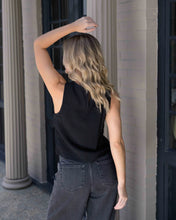 Cargar imagen en el visor de la galería, Blusa Cata Plane Black
