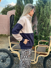 Cargar imagen en el visor de la galería, Buzo Joseph Azul-Camel
