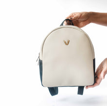 Cargar imagen en el visor de la galería, Morral Mini Negro x Gris
