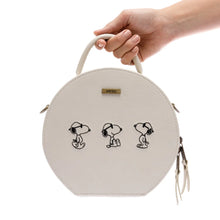 Cargar imagen en el visor de la galería, MANOS LIBRES PARA MUJER SUIZA BEIGE SNOOPY

