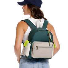 Cargar imagen en el visor de la galería, MORRAL PARA MUJER NOMAD VERDE CON BOLSILLO POSTERIOR
