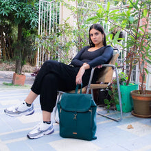 Cargar imagen en el visor de la galería, Morral Explorador Verde Labranza
