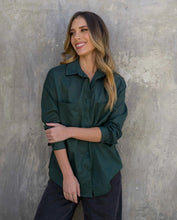 Cargar imagen en el visor de la galería, Camisa Lucero Soft Jade
