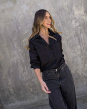 Cargar imagen en el visor de la galería, Camisa Lucero Soft Black
