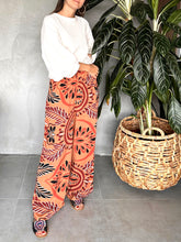 Cargar imagen en el visor de la galería, Pantalón Ancho Bolsillos Funcionales Y Elástico En Cintura
