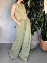 Cargar imagen en el visor de la galería, PANTALÓN VERDE OLIVA TEXTURIZADO
