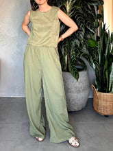 Cargar imagen en el visor de la galería, PANTALÓN VERDE OLIVA TEXTURIZADO
