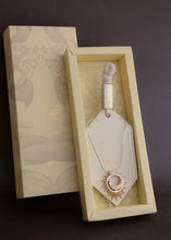 Cargar imagen en el visor de la galería, Collar Lunas
