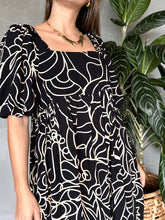 Cargar imagen en el visor de la galería, VESTIDO CORTO MANGAS BOMBACHAS
