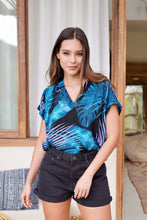 Cargar imagen en el visor de la galería, Blusa María Selva
