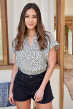 Cargar imagen en el visor de la galería, Blusa María Básica
