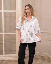 Cargar imagen en el visor de la galería, Camisa Owala Wild
