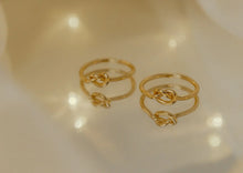 Cargar imagen en el visor de la galería, Pacto Anillos Lazo Madre e Hija (Set x 2 Anillos) ⋆ Unión Eterna)
