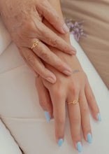 Cargar imagen en el visor de la galería, Pacto Anillos Lazo Madre e Hija (Set x 2 Anillos) ⋆ Unión Eterna)
