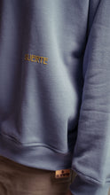 Cargar imagen en el visor de la galería, Boxy Crew Neck Azul
