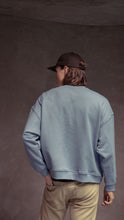 Cargar imagen en el visor de la galería, Boxy Crew Neck Azul
