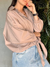 Cargar imagen en el visor de la galería, CAMISA AMARRE CUELLO INFALTABLE
