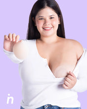 Cargar imagen en el visor de la galería, Cubrepezones de Silicona Reutilizable - Nipskin® - Nipple Covers
