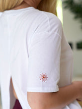 Cargar imagen en el visor de la galería, Camiseta Dina corazón amor Blanco
