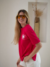 Cargar imagen en el visor de la galería, Camiseta Dina corazon destellos Rojo
