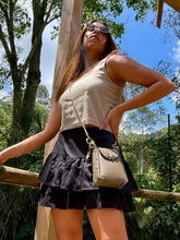 Cargar imagen en el visor de la galería, Blusa Frida Camel
