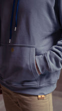 Cargar imagen en el visor de la galería, Boxy Crew Neck Azul
