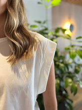 Cargar imagen en el visor de la galería, CAMISETA WHITE
