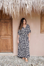 Cargar imagen en el visor de la galería, Vestido Tala Leo

