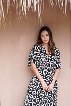 Cargar imagen en el visor de la galería, Vestido Tala Leo
