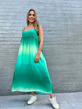 Cargar imagen en el visor de la galería, Vestido Cereza Verde

