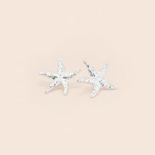Cargar imagen en el visor de la galería, Aretes Estrella De Mar
